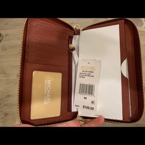 Brand New Michael Kors Wallet Wristlet